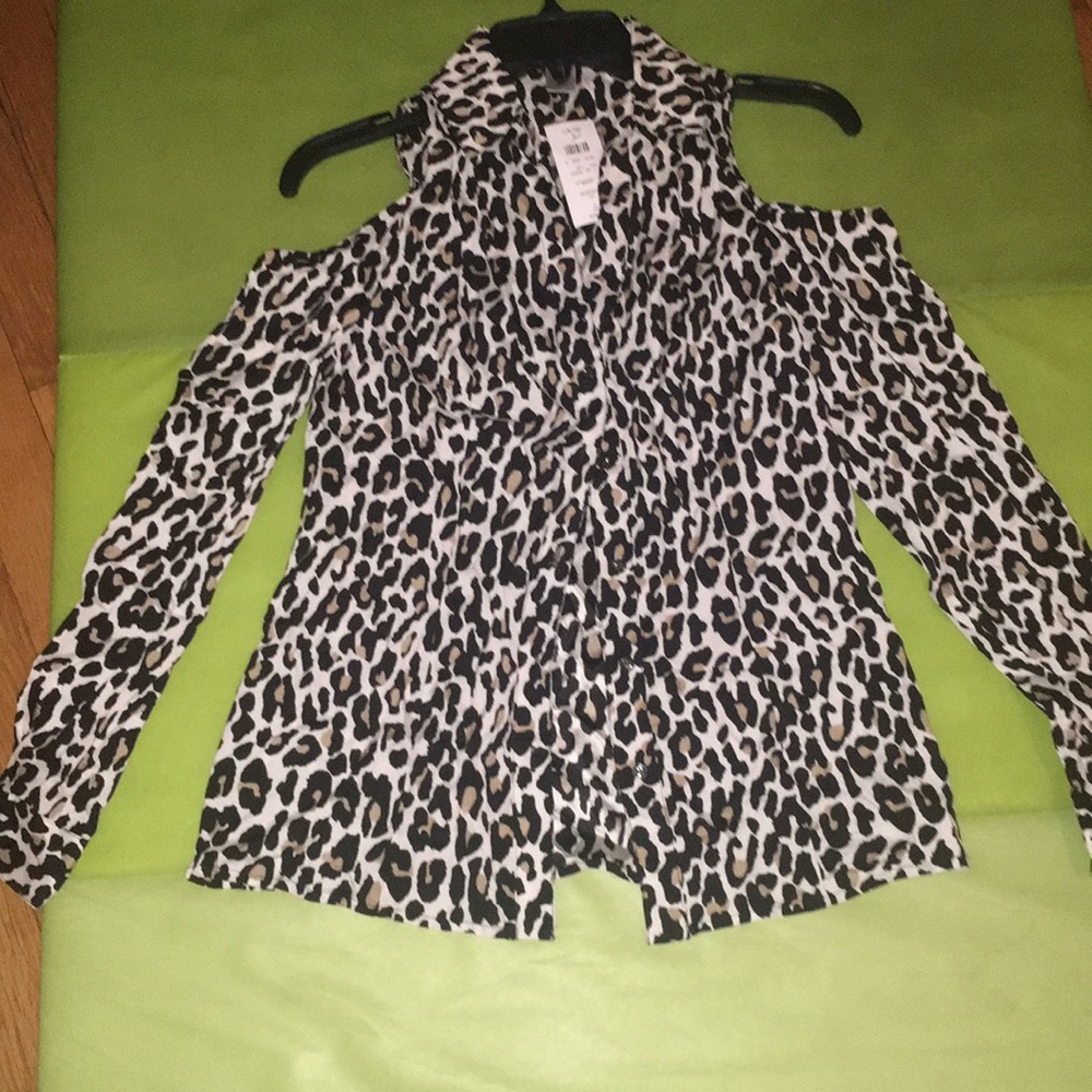 BNWT Cache cold-shoulder collared leopard too